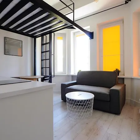 Apartment Studio Black&white